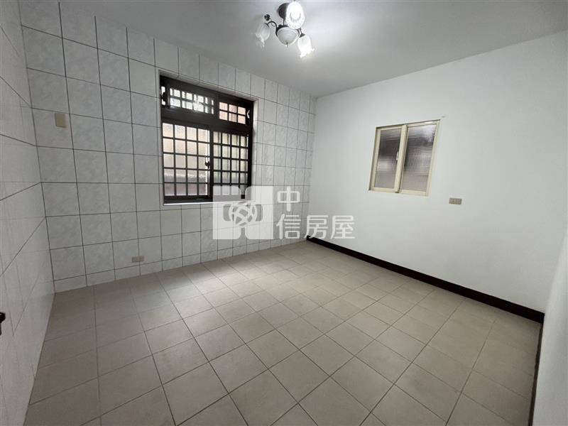 SOGO區公所1+2樓商業店住房屋室內格局與周邊環境