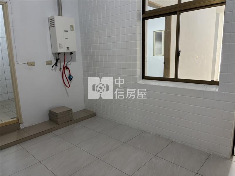 SOGO區公所1+2樓商業店住房屋室內格局與周邊環境