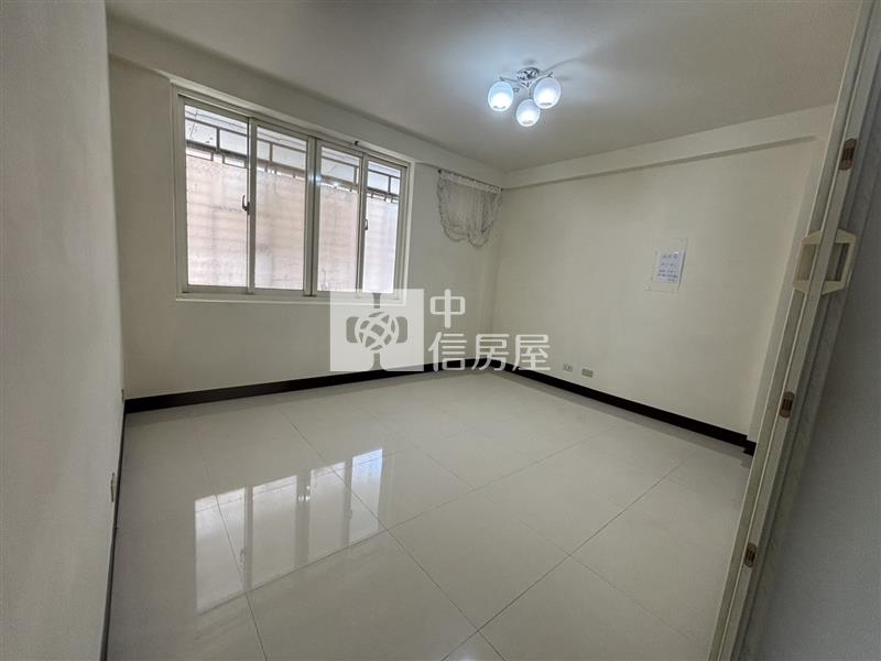 SOGO區公所1+2樓商業店住房屋室內格局與周邊環境
