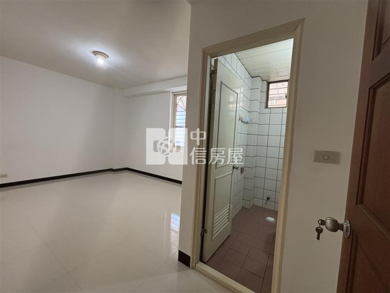 SOGO區公所1+2樓商業店住房屋室內格局與周邊環境