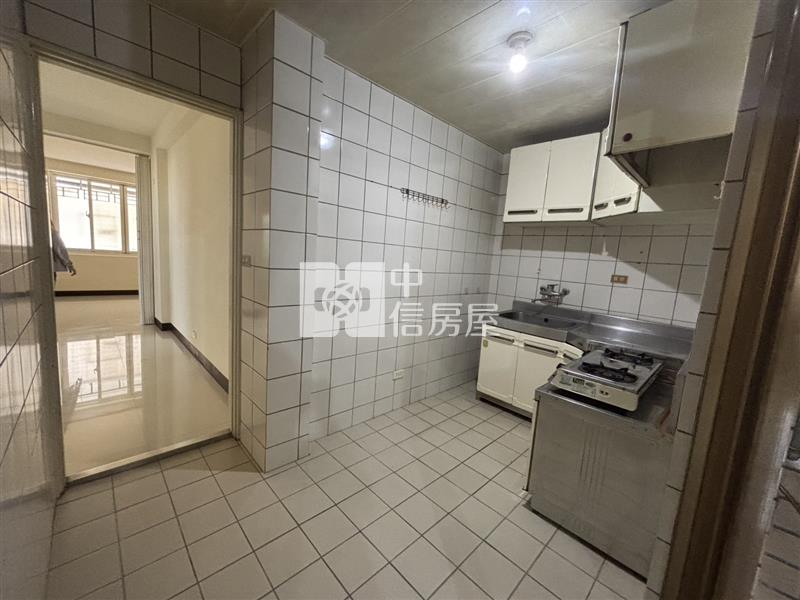 SOGO區公所1+2樓商業店住房屋室內格局與周邊環境