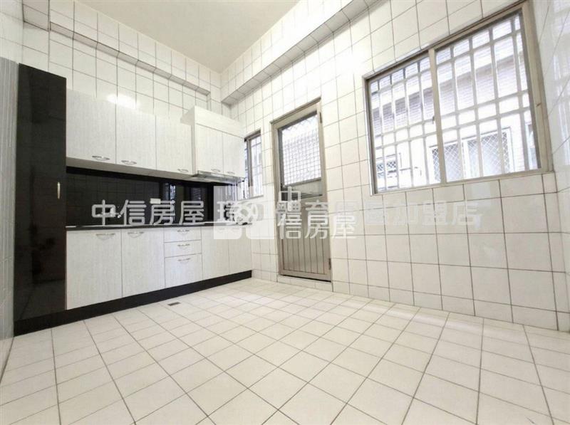 楊梅田園美透天房屋室內格局與周邊環境