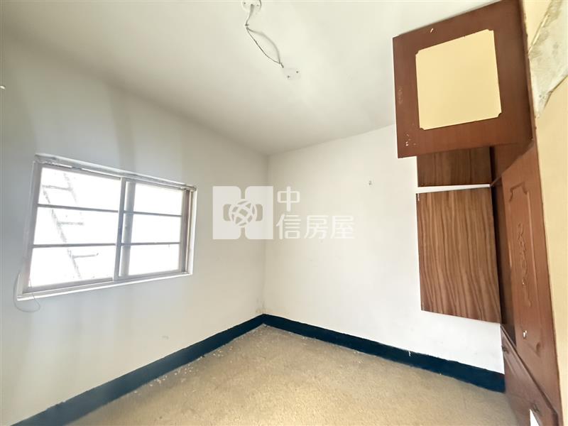 屏東家樂福便宜透天房屋室內格局與周邊環境