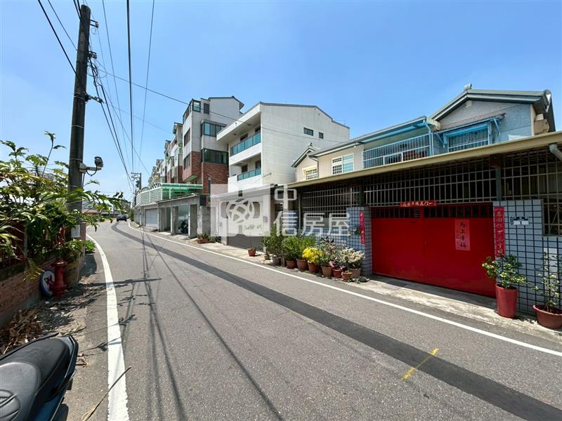 斗六近正心中學雙車位美別墅房屋室內格局與周邊環境