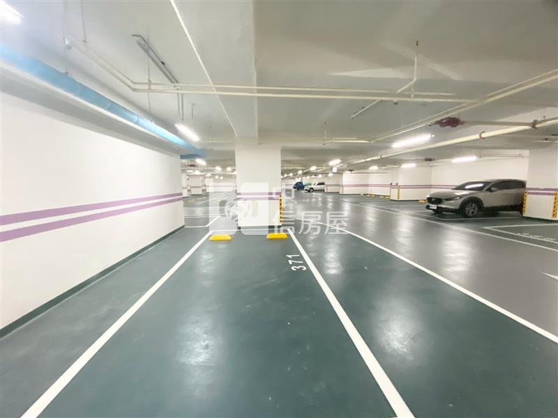 市政之櫻朝南邊間三房平車(13D5)房屋室內格局與周邊環境