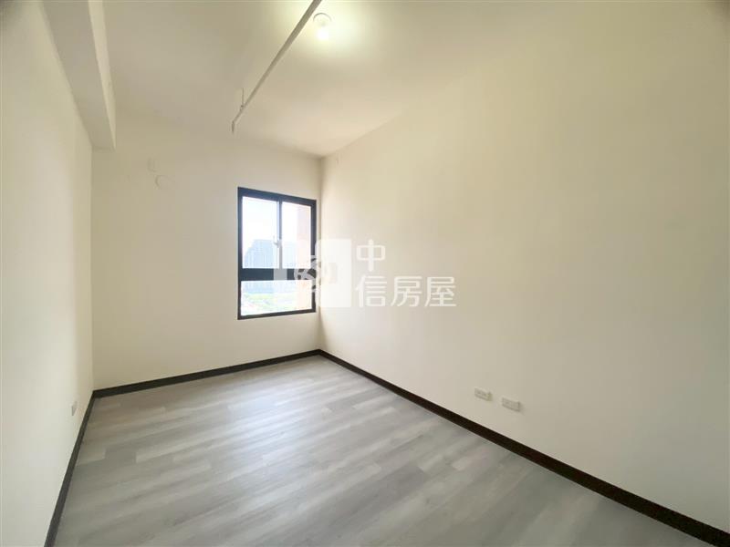 市政之櫻朝南邊間三房平車(13D5)房屋室內格局與周邊環境