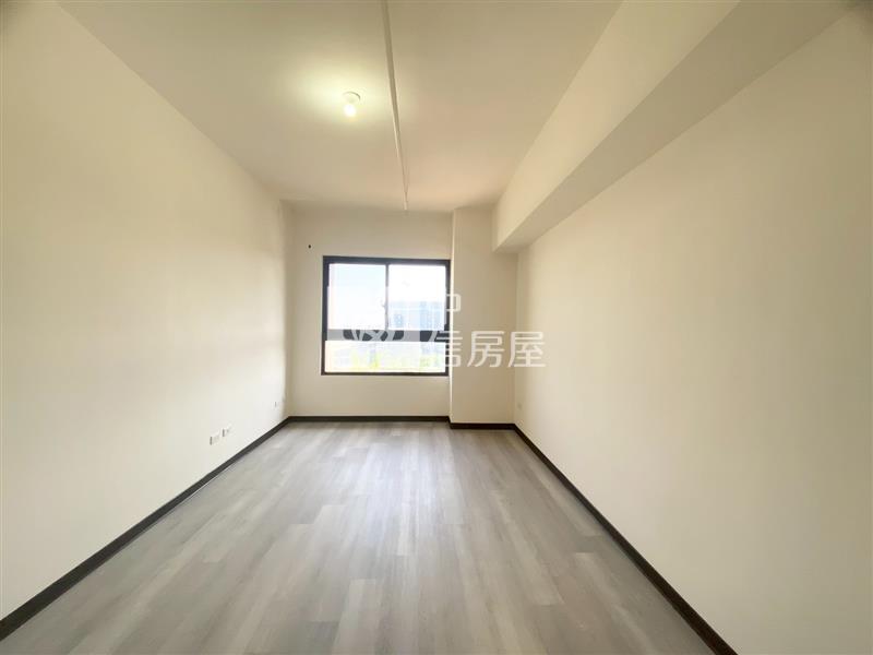 市政之櫻朝南邊間三房平車(13D5)房屋室內格局與周邊環境