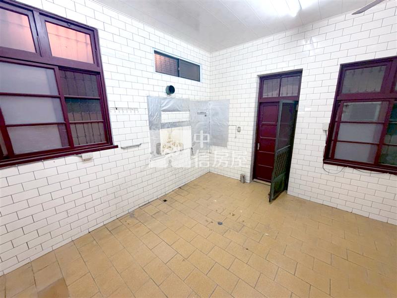 大地坪邊間透天房屋室內格局與周邊環境
