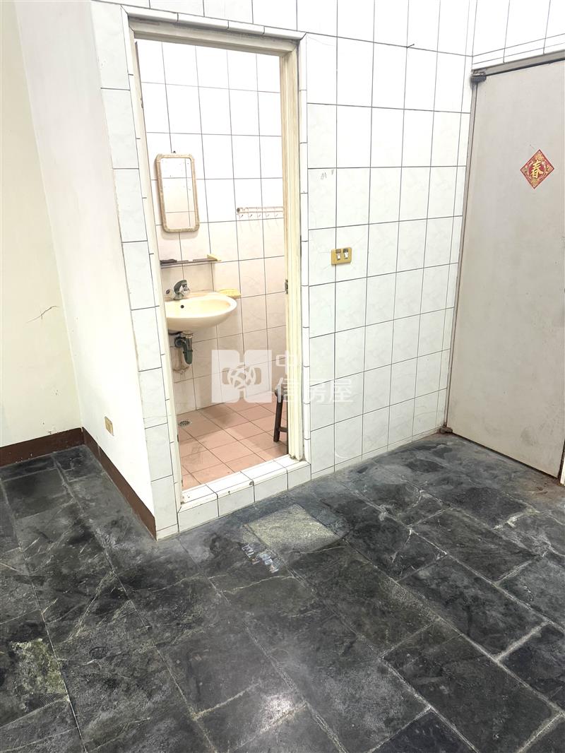 大社萬金路增建滿的稀有透天房屋室內格局與周邊環境