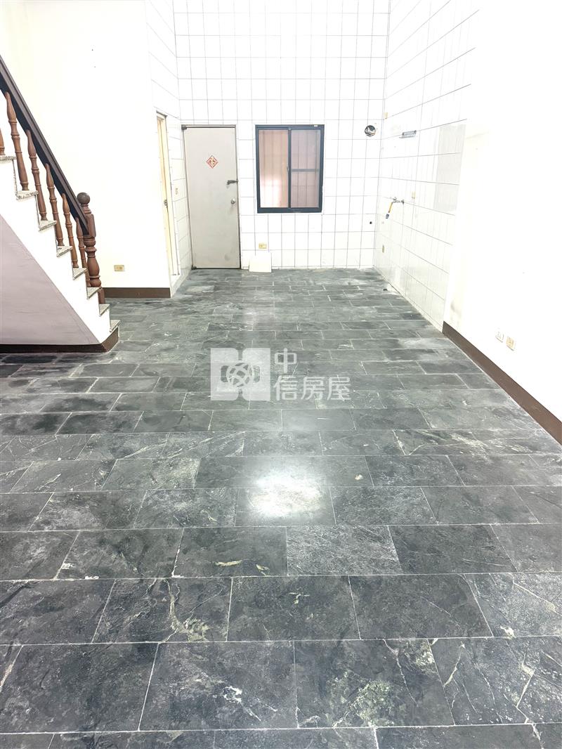 大社萬金路增建滿的稀有透天房屋室內格局與周邊環境