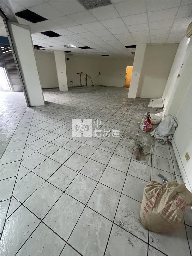 縣府商圈一樓店面房屋室內格局與周邊環境