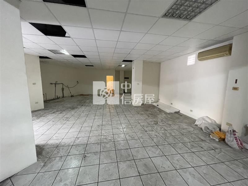 縣府商圈一樓店面房屋室內格局與周邊環境