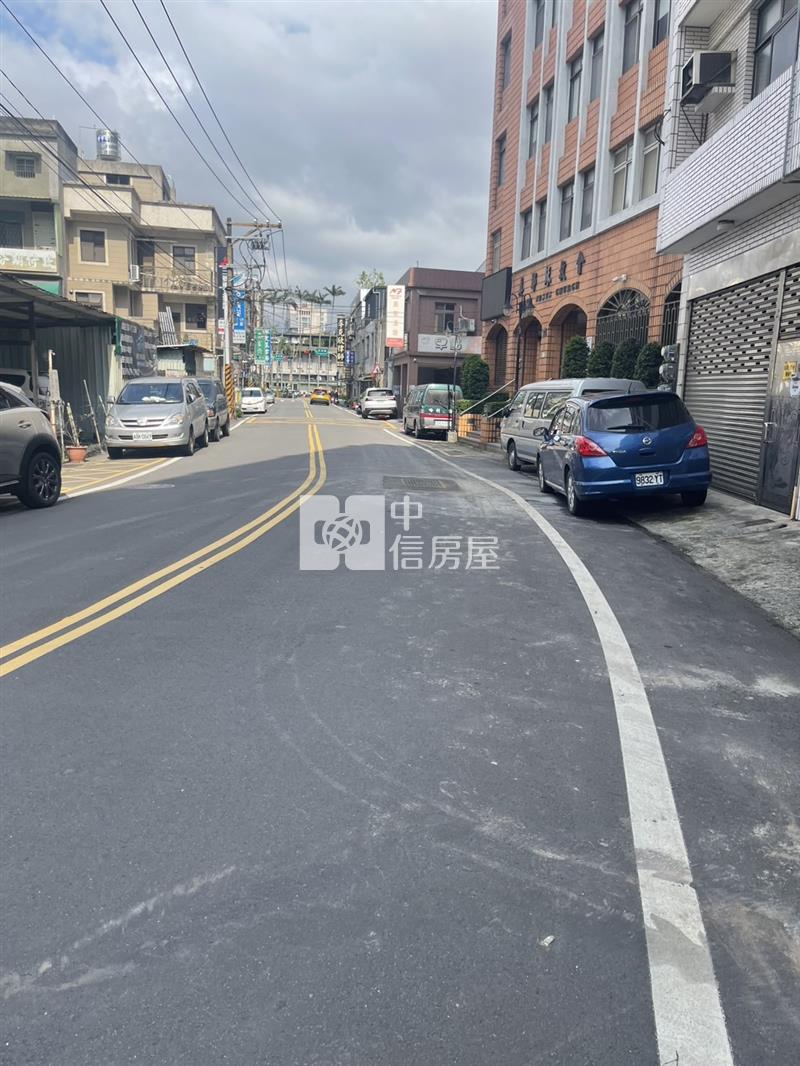 縣府商圈一樓店面房屋室內格局與周邊環境