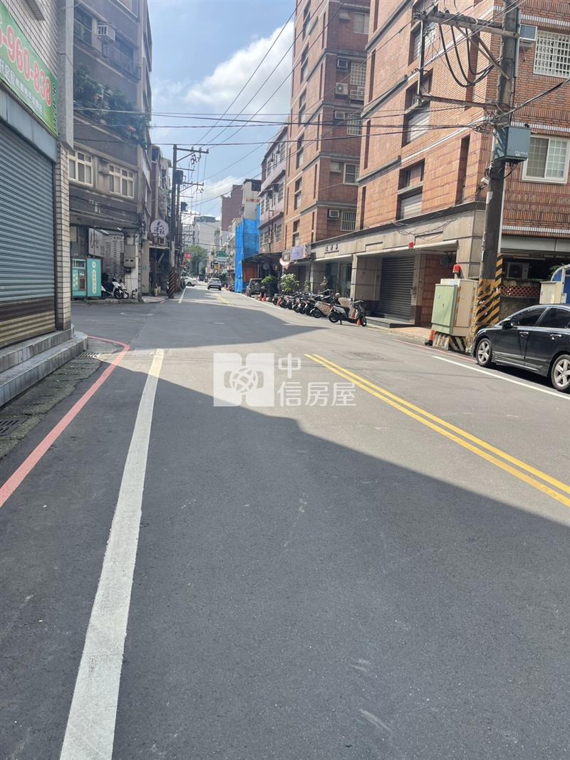 縣府商圈一樓店面房屋室內格局與周邊環境