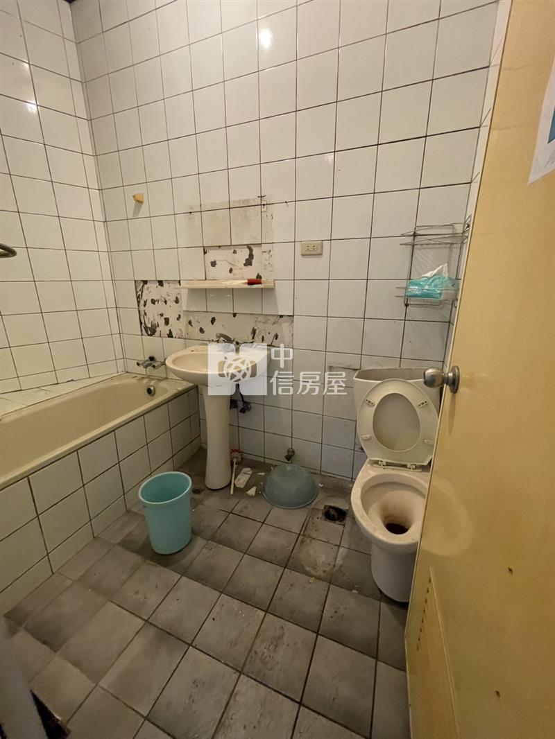 縣府商圈一樓店面房屋室內格局與周邊環境