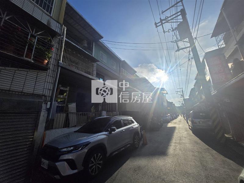 龍科整理全新透天房屋室內格局與周邊環境