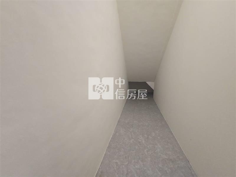 龍科整理全新透天房屋室內格局與周邊環境