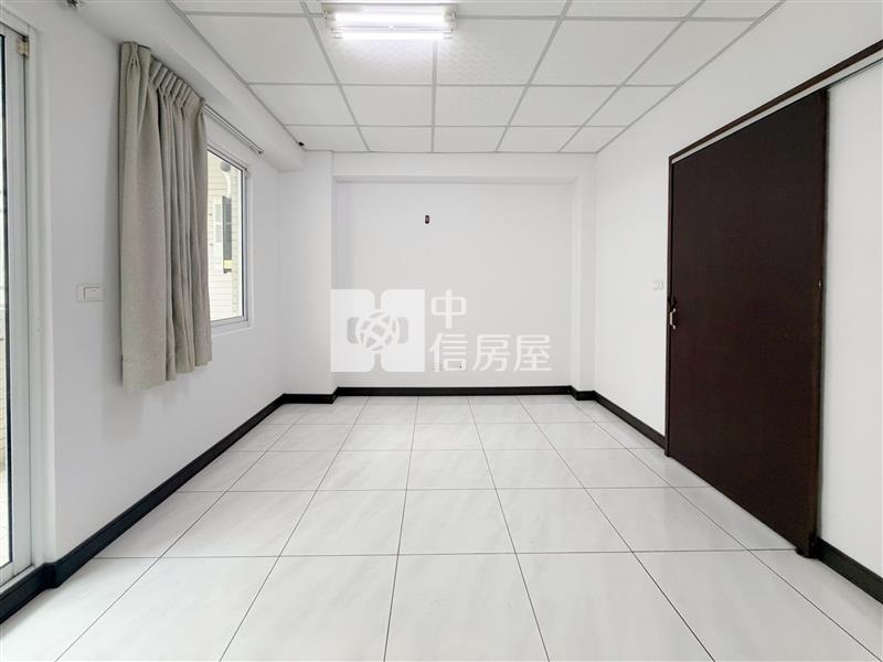 翔仁願景黃金店住房屋室內格局與周邊環境