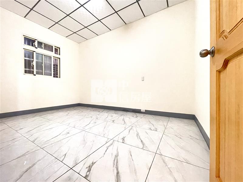 忠貞國小一樓三房美寓房屋室內格局與周邊環境