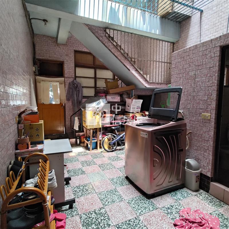金陵路透天店面房屋室內格局與周邊環境