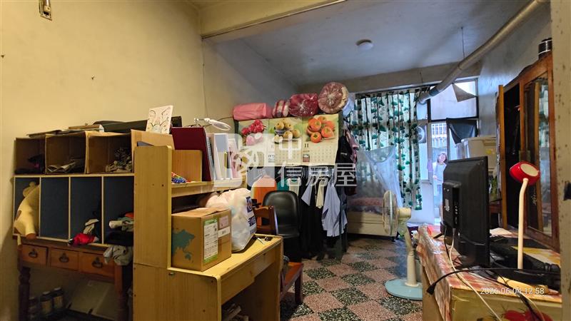 金陵路透天店面房屋室內格局與周邊環境