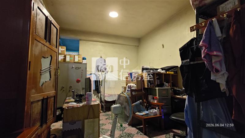 金陵路透天店面房屋室內格局與周邊環境