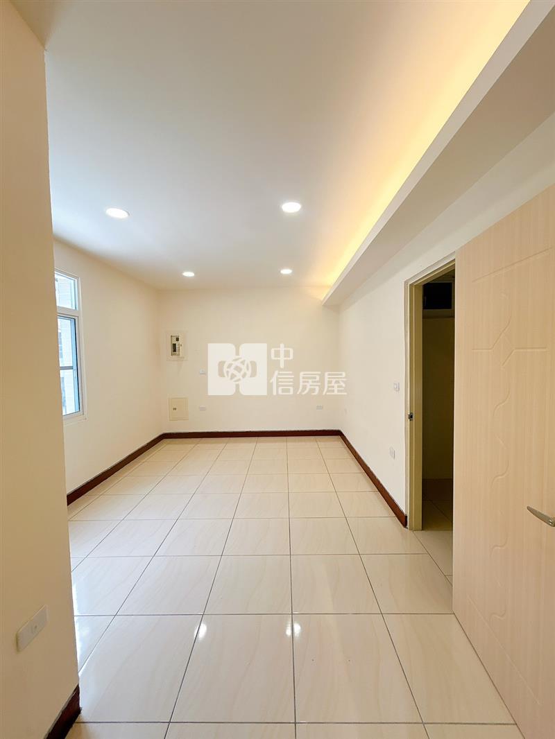 文化路尾雙車庫別墅房屋室內格局與周邊環境