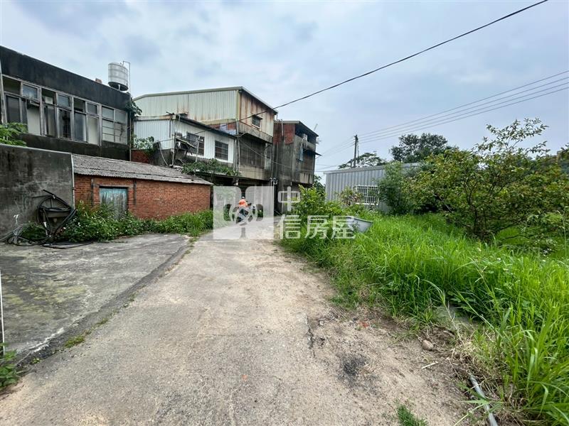楊梅五楊高架分割都內農地房屋室內格局與周邊環境