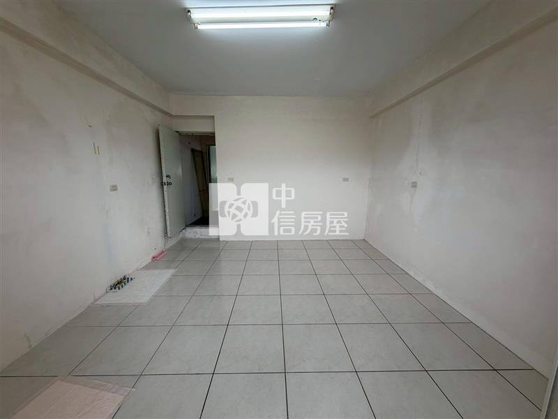 台灣透天前區6房雙車位房屋室內格局與周邊環境