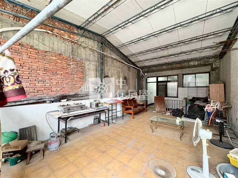 中正店面房屋室內格局與周邊環境