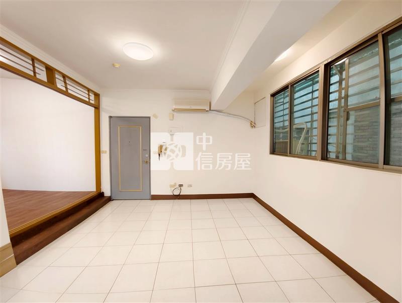 億載國小三房明亮華廈房屋室內格局與周邊環境