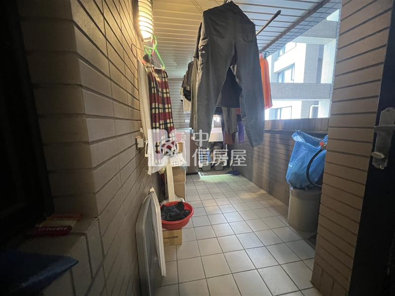 捷運G01站面公園景觀精美裝潢4房車房屋室內格局與周邊環境