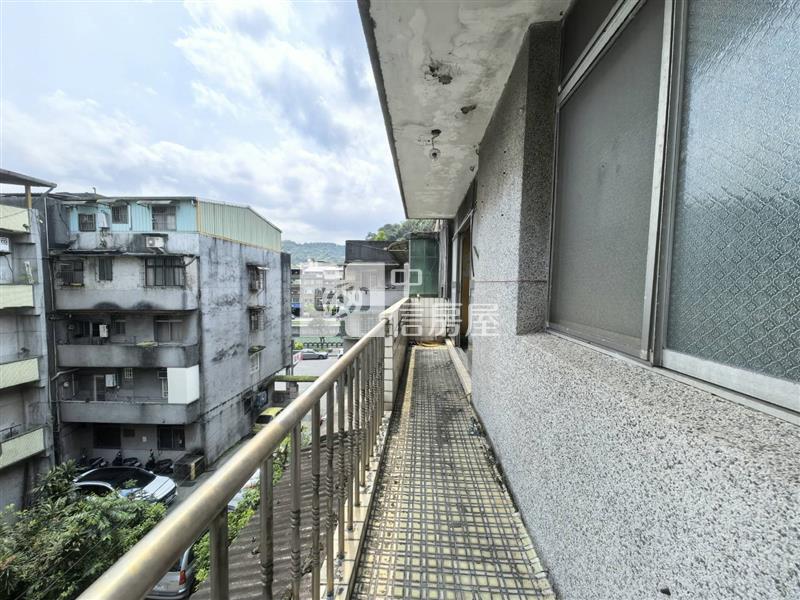 基隆三房美寓房屋室內格局與周邊環境