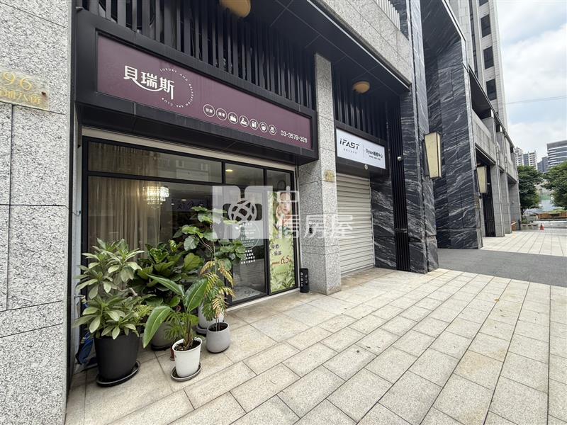 桃園藝文特區旁金店面附平面車位房屋室內格局與周邊環境