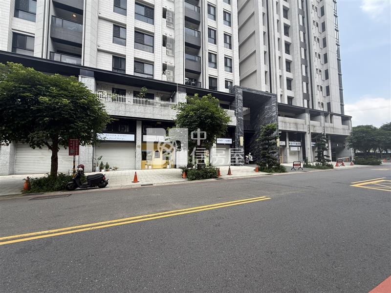 桃園藝文特區旁金店面附平面車位房屋室內格局與周邊環境