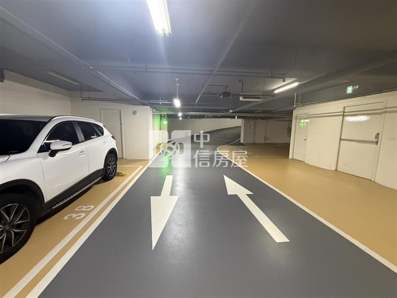 桃園藝文特區旁金店面附平面車位房屋室內格局與周邊環境