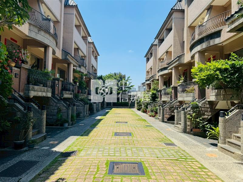 喬家大院精美別墅房屋室內格局與周邊環境