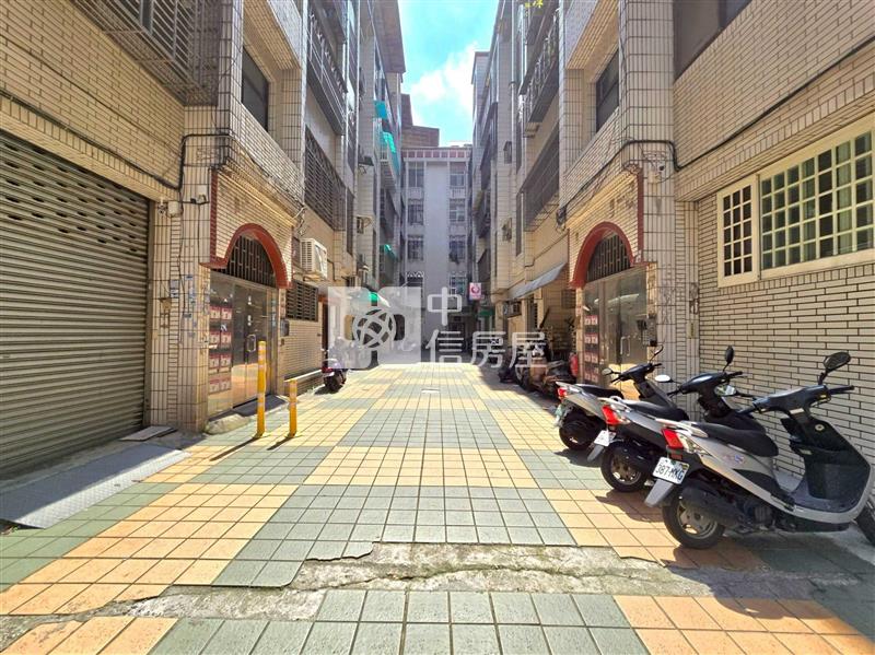 專任-A22捷運三房+車位使用權房屋室內格局與周邊環境