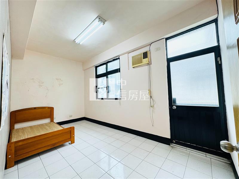 近中壢SOGO海華商圈.A21美透天房屋室內格局與周邊環境