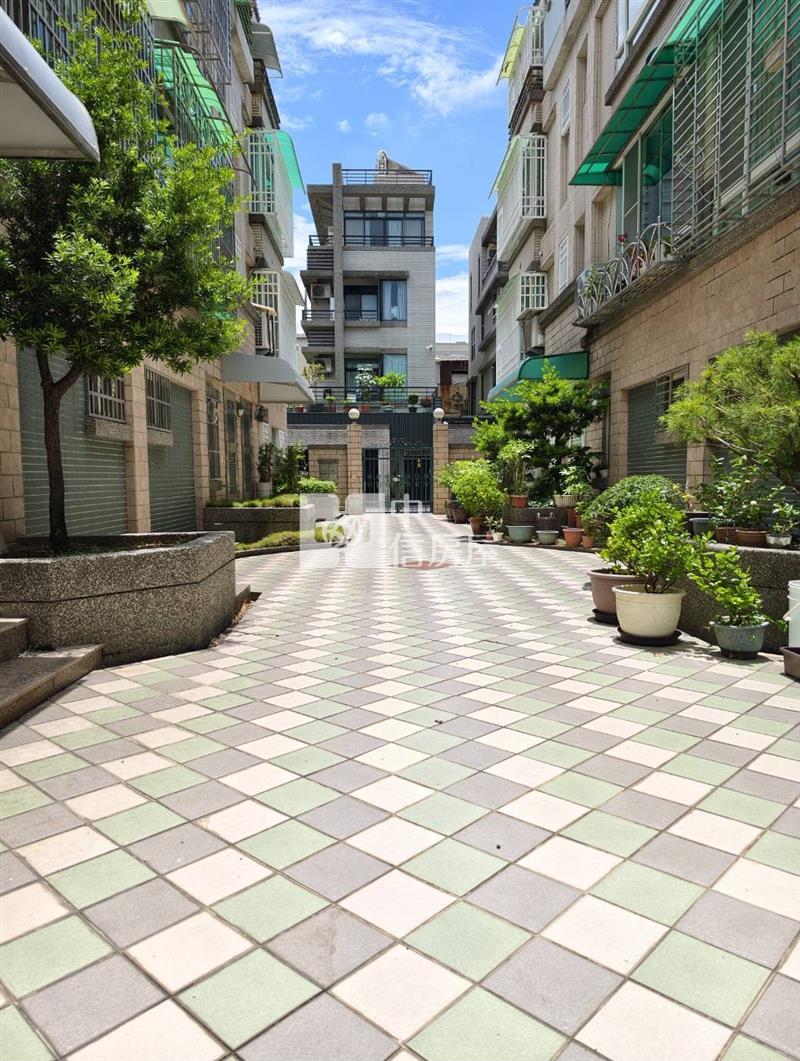 臨近文元國小美車墅房屋室內格局與周邊環境