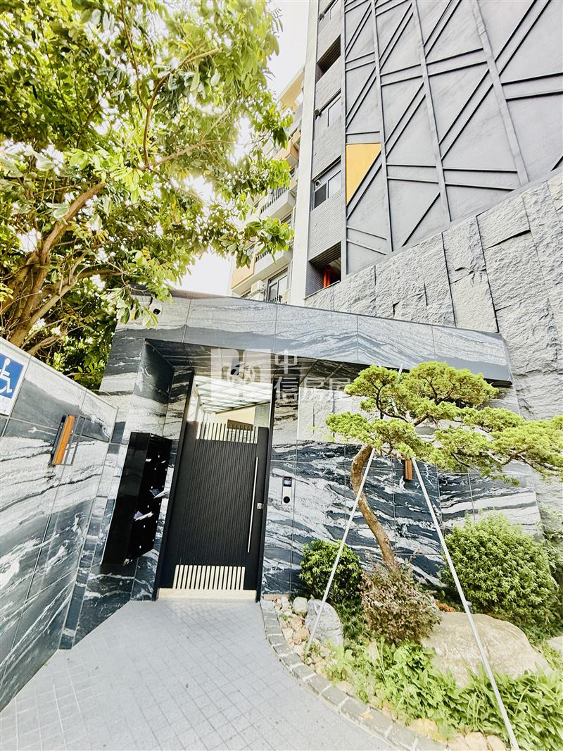 景觀雙車位露台戶房屋室內格局與周邊環境
