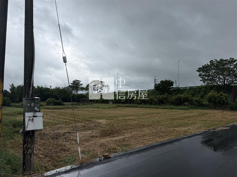 南科外溢首選!國8交流道旁雙面路方正美地房屋室內格局與周邊環境