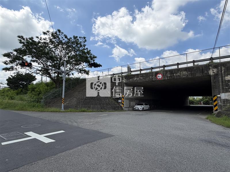 南科外溢首選!國8交流道旁雙面路方正美地房屋室內格局與周邊環境