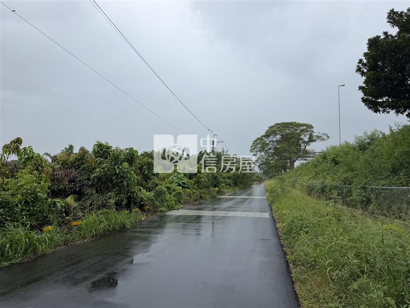 南科外溢首選!國8交流道旁雙面路方正美地房屋室內格局與周邊環境