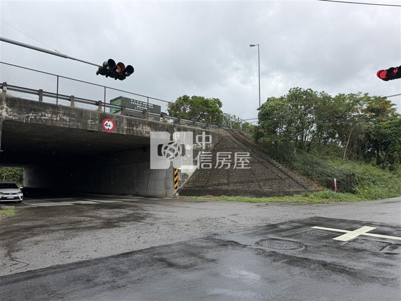 南科外溢首選!國8交流道旁雙面路方正美地房屋室內格局與周邊環境