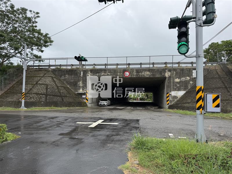 南科外溢首選!國8交流道旁雙面路方正美地房屋室內格局與周邊環境