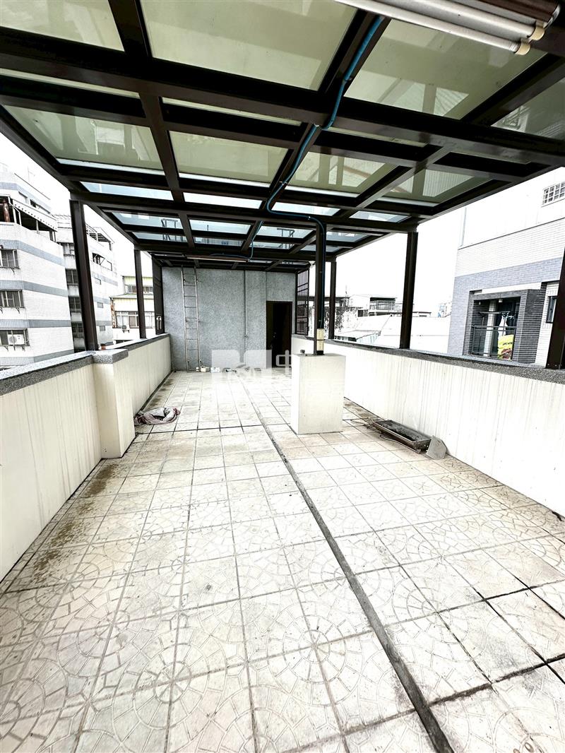 ㊣五權車站輕屋齡大透天房屋室內格局與周邊環境