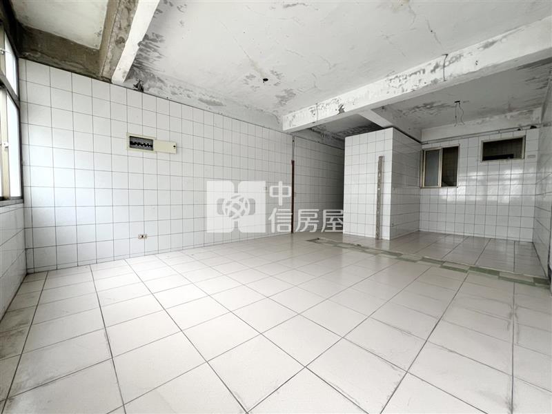 龍岡忠貞市場商圈DIY透天(需整理)房屋室內格局與周邊環境