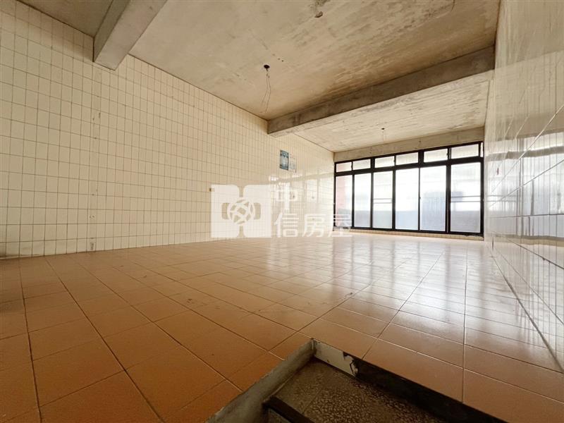 龍岡忠貞市場商圈DIY透天(需整理)房屋室內格局與周邊環境
