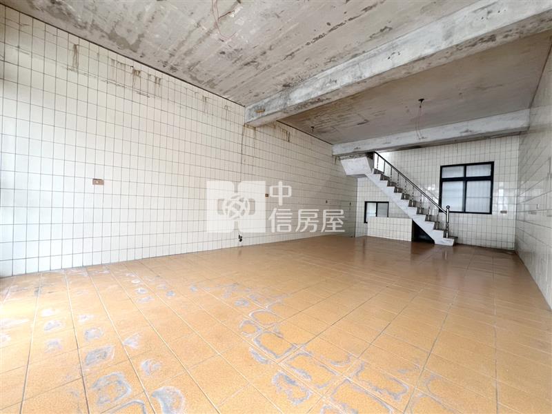 龍岡忠貞市場商圈DIY透天(需整理)房屋室內格局與周邊環境